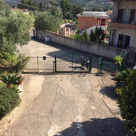 Casa Vacanze La Tuia Castellabate Kültér fotó